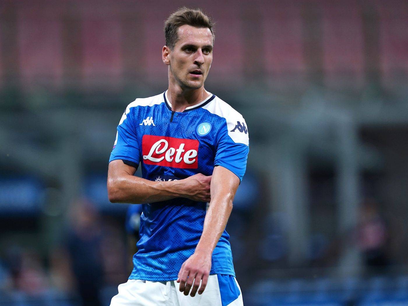 包含今晚意甲传出新动向，夏洛特黄蜂调整名单，管理层表态——气氛紧张，赛程密集仍需轮换的词条