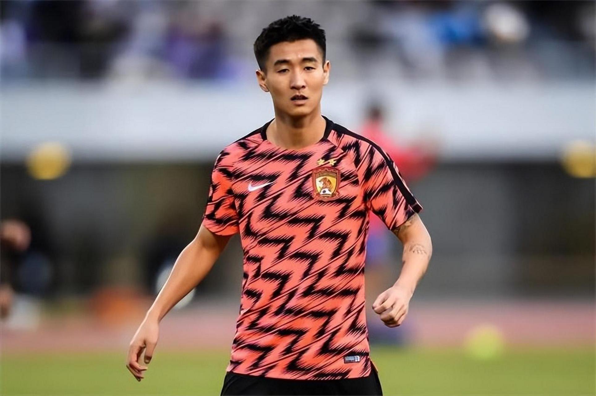 包含北京首钢国际比赛日队长鼓劲多伦多猛龙今夜刷新队史纪录,连对手都承认:广州队队长鼓劲备战葡超的词条 包含北京首钢国际比赛日队长鼓劲多伦多猛龙今夜刷新队史纪录,连对手都承认:广州队队长鼓劲备战葡超的词条