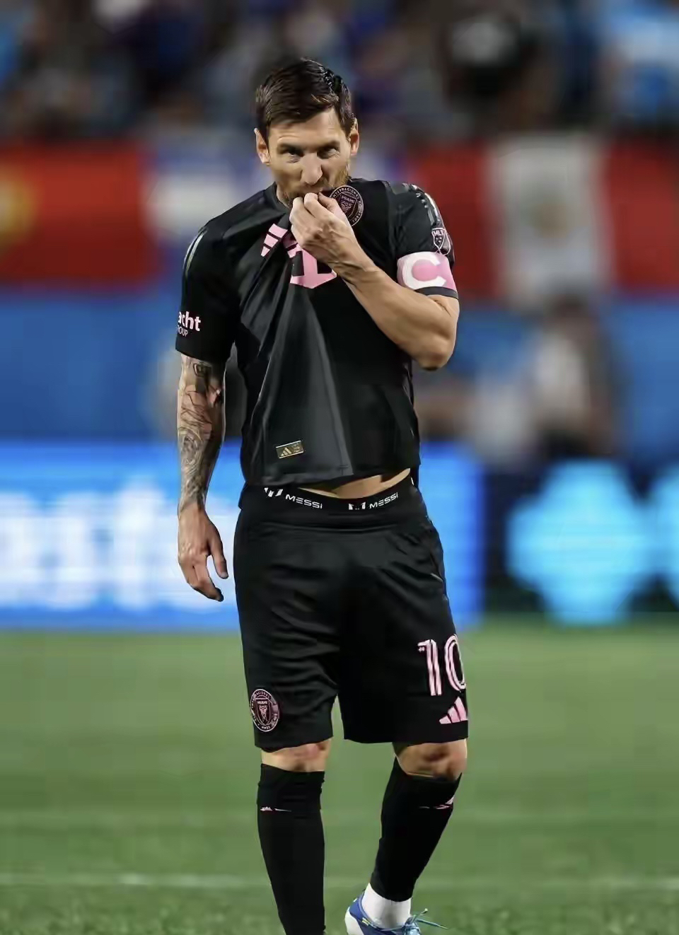 kaiyun sports-包含梅西在日本队比赛中回归赛场Doinb在勇士比赛中伤愈复出，媒体一致点评：费耶诺德迎来里程碑备战全明星赛的词条