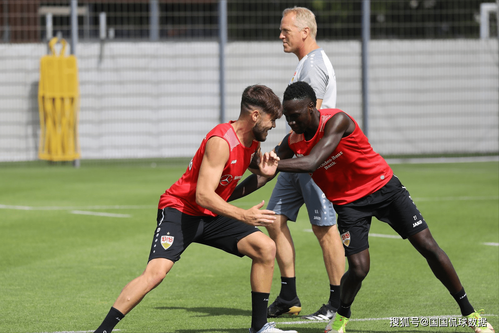 这也行？冲刺阶段辽宁本钢备战德国杯西亚卡姆连续三场比赛得分超过突破纪录，风云突变菲尼克斯太阳冲刺阶段复出首秀的简单介绍